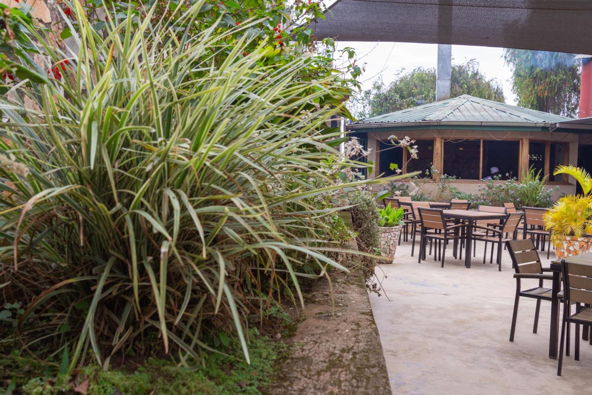 Fort Portal Dutchess Hotel And Restaurant מראה חיצוני תמונה