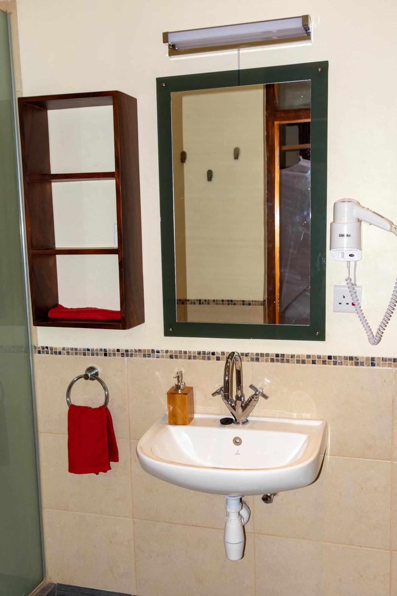 Fort Portal Dutchess Hotel And Restaurant מראה חיצוני תמונה