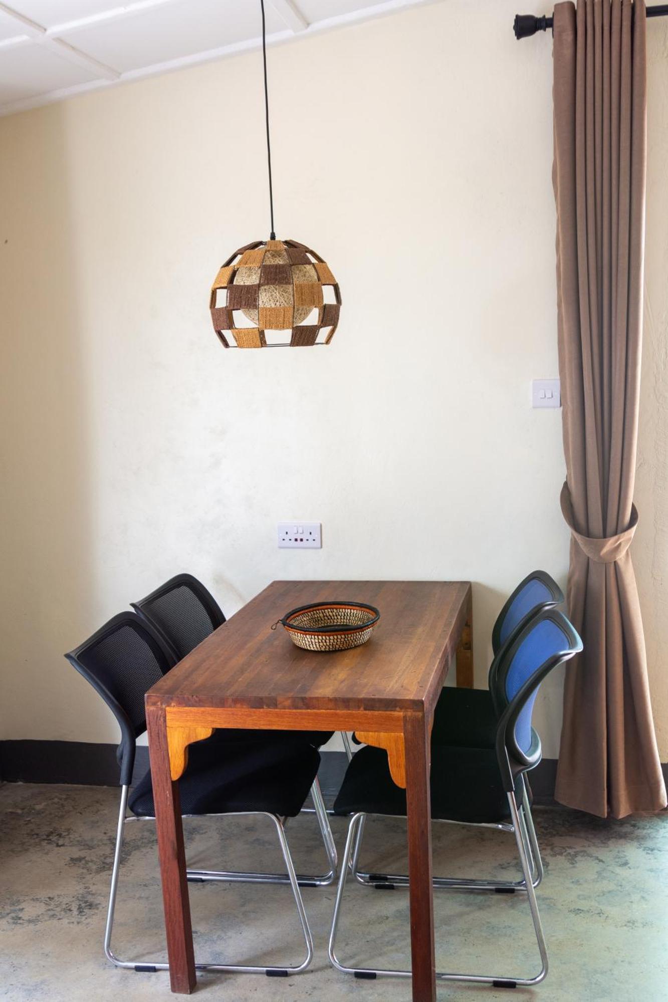 Fort Portal Dutchess Hotel And Restaurant מראה חיצוני תמונה